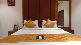 Hotel Palms Residency