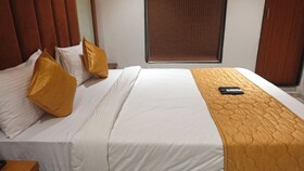Hotel Palms Residency