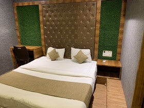Hotel Riva International