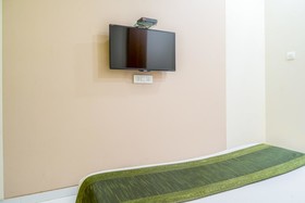 FabHotel Seven Hills  Nr Mumbai International Airport