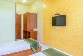 FabHotel Seven Hills  Nr Mumbai International Airport