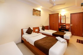 Lucky Hotel Goregaon