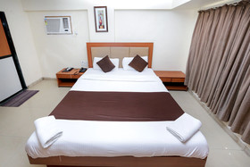 Lucky Hotel Goregaon