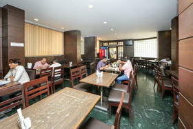 Lucky Hotel Goregaon
