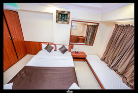 Lucky Hotel Goregaon