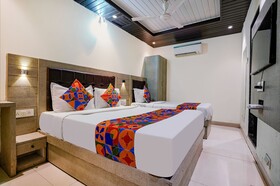 New Prince Palace by FabHotel
