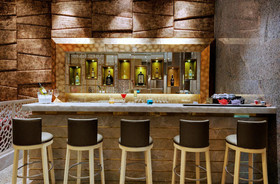 Niranta Airport Transit Hotel And Lounge