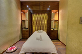 Niranta Airport Transit Hotel And Lounge