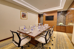 Niranta Airport Transit Hotel And Lounge
