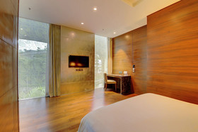 Niranta Airport Transit Hotel And Lounge
