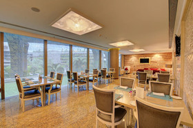 Niranta Airport Transit Hotel And Lounge