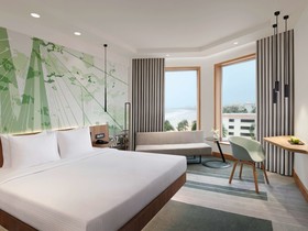 Novotel Mumbai Juhu Beach