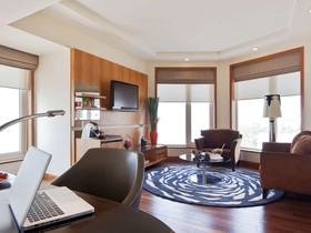 Novotel Mumbai Juhu Beach