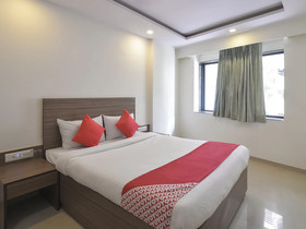 OYO 17165 Flagship Ace Residency Marol