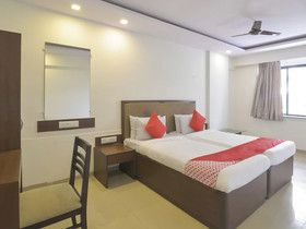 OYO 17165 Flagship Ace Residency Marol