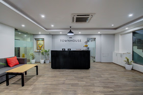 OYO Townhouse 046 Khar West Station