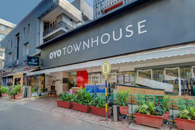 OYO Townhouse 046 Khar West Station