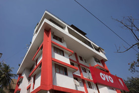 OYO Rana Residency Near Western Express Highway Metro Station