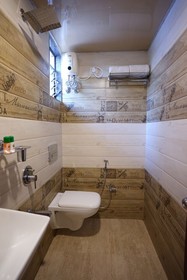 OYO Rana Residency Near Western Express Highway Metro Station