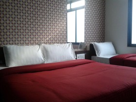 Skyway Inn