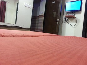 Skyway Inn