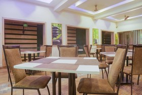 Hotel D Son's by OYO Rooms