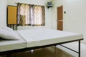 Hotel D Son's by OYO Rooms