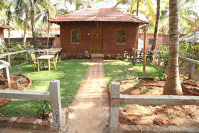 Hotel Daryasarang Palace