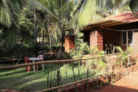 Hotel Daryasarang Palace