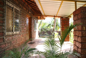 Hotel Daryasarang Palace