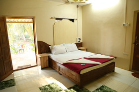 Hotel Daryasarang Palace
