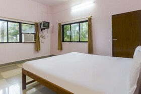 Jaideep Lodge by OYO Rooms