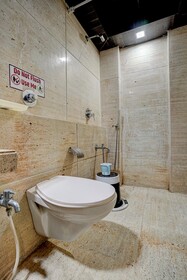 Hotel RR Suites - Near LODHA Xperia Mall