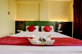 Hotel RR Suites - Near LODHA Xperia Mall
