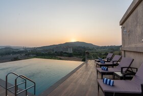Mastiff Grand The Sia Palace Suites & Banquets