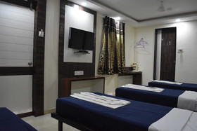Hotel Royal Treat