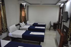 Hotel Royal Treat
