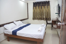 Hotel Royal Treat