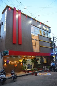 Hotel Royal Treat