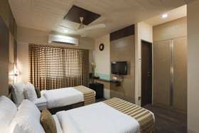 Skylark Business Hotel by OYO