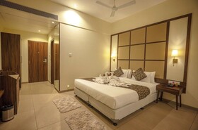 Hotel Utsav Square