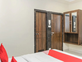 OYO 22692 Flagship Strand Resort