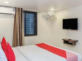 OYO 22692 Flagship Strand Resort