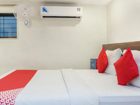 OYO 22692 Flagship Strand Resort