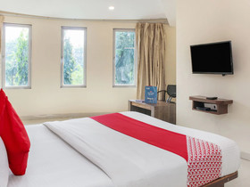 OYO 22692 Flagship Strand Resort