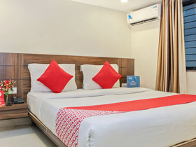 OYO 22692 Flagship Strand Resort