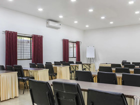 OYO 22692 Flagship Strand Resort