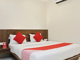 OYO 22692 Flagship Strand Resort