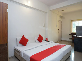 OYO 24986 Flagship Hotel Western Resort