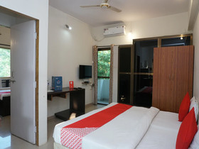 OYO 24986 Flagship Hotel Western Resort